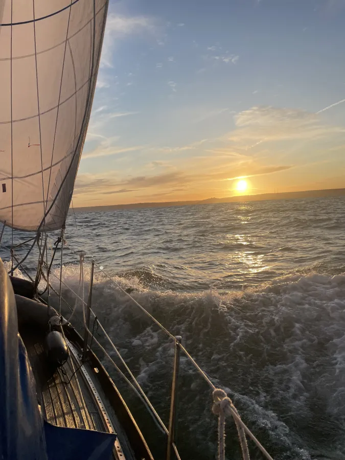 Polyester Zeilboot Defender 32