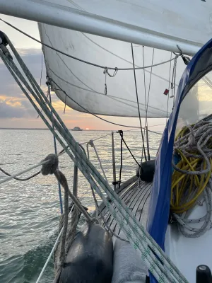 Polyester Zeilboot Defender 32 Foto 11