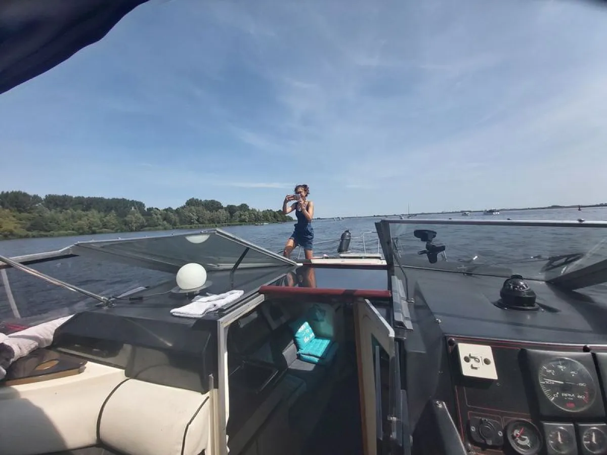 Polyester Motorboat Bayliner 2655 wide body