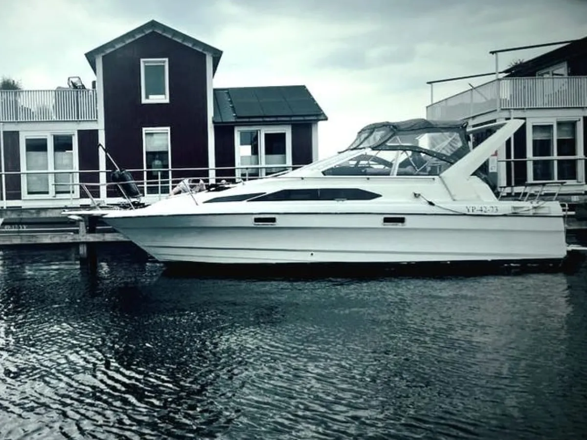 Polyester Motorboat Bayliner 2655 wide body