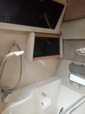 Polyester Motorboat Bayliner 2655 wide body Photo 13