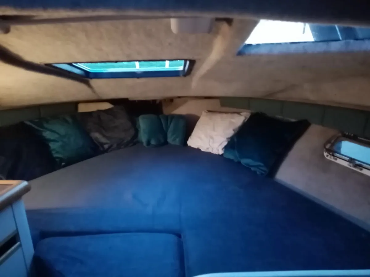 Polyester Motorboat Bayliner 2655 wide body