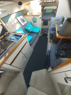 Polyester Motorboat Bayliner 2655 wide body Photo 17