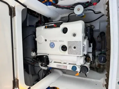 Polyester Speedboot Triton 225 Cuddy Foto 7