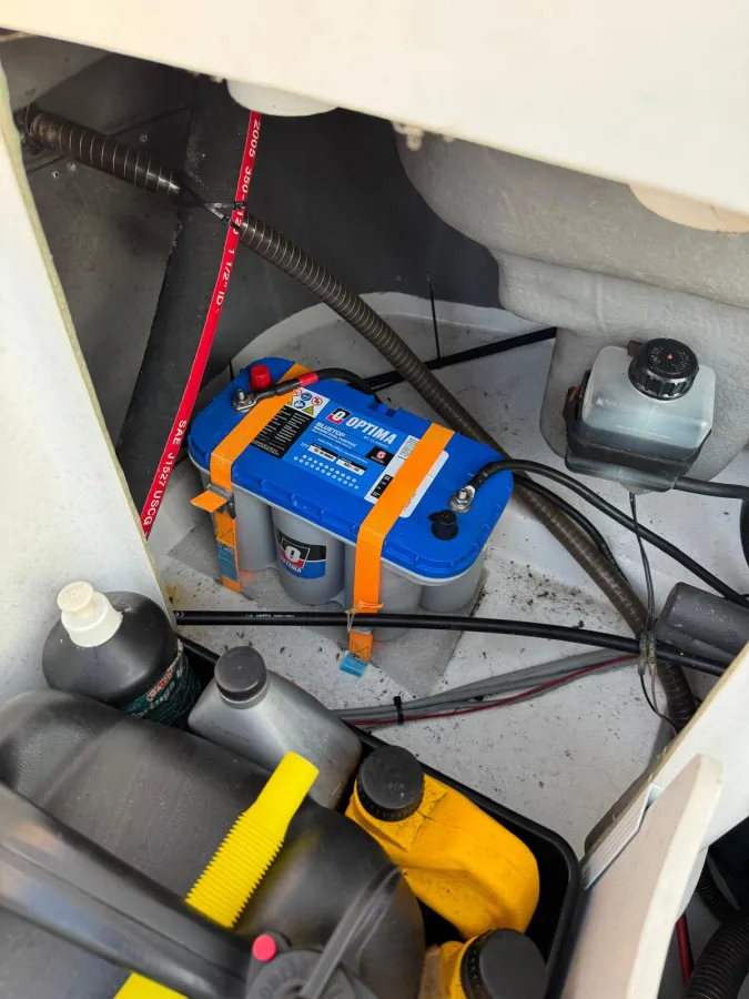 Polyester Speedboot Triton 225 Cuddy