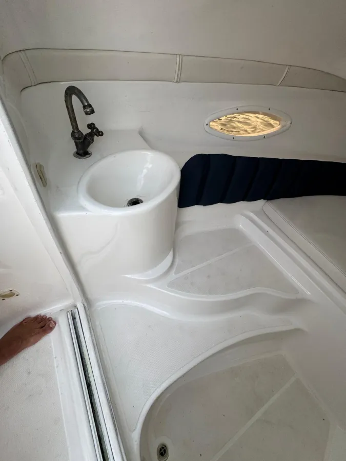 Polyester Speedboot Triton 225 Cuddy