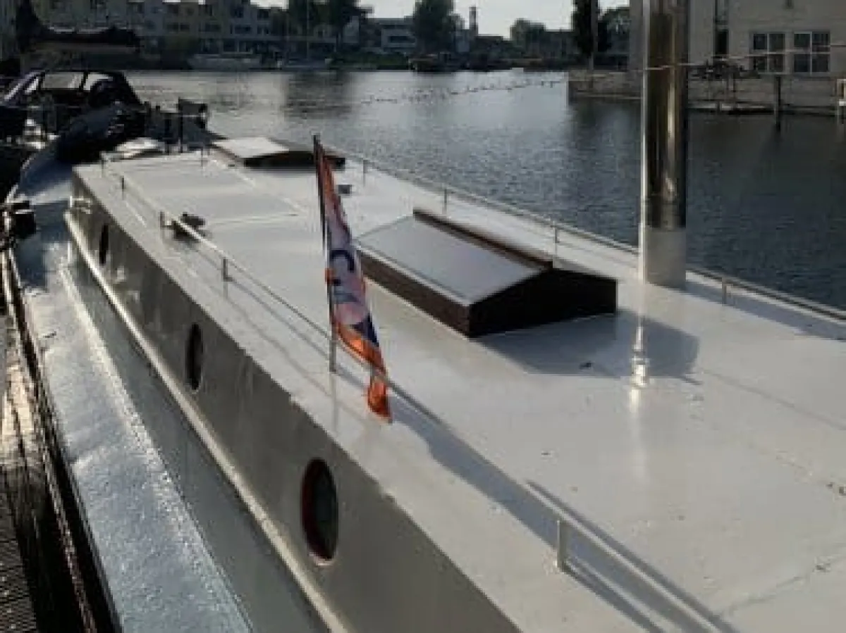 Staal Woonboot Stijlsteven 1900