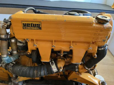 Polyester Sailboat Oyster One Off Photo 14