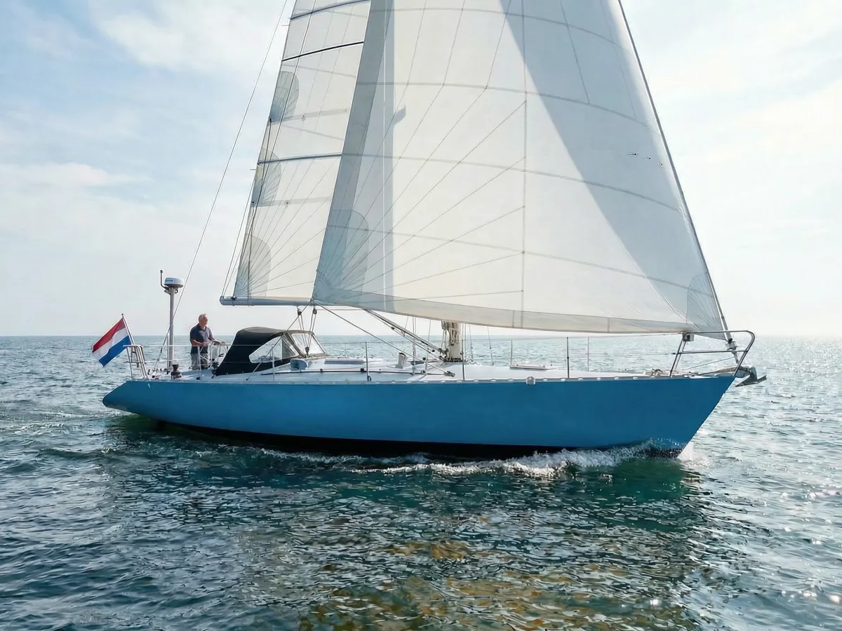 Polyester Sailboat Oyster One Off