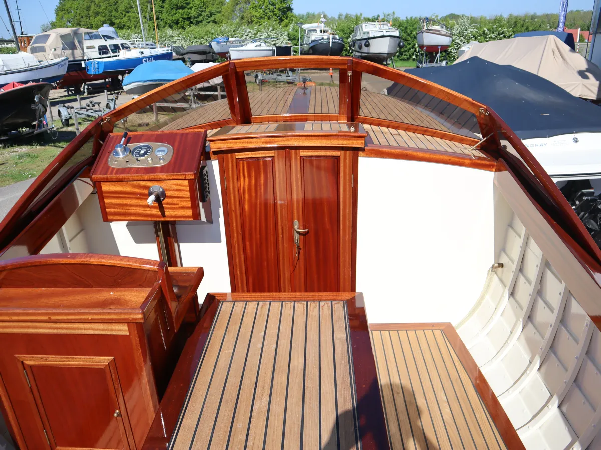 Hout Open motorboot Storebro Solo 25