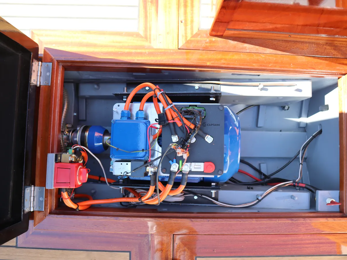 Hout Open motorboot Storebro Solo 25