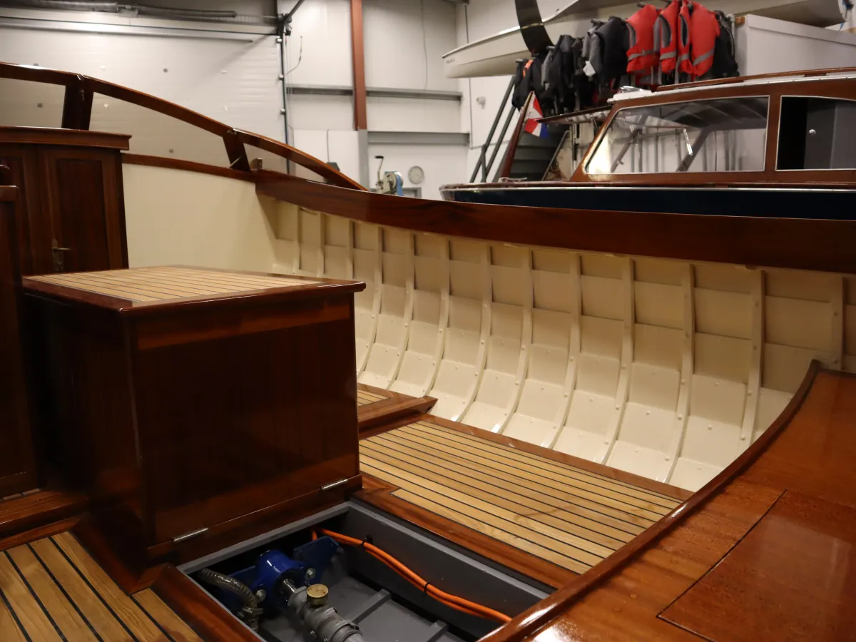Hout Open motorboot Storebro Solo 25