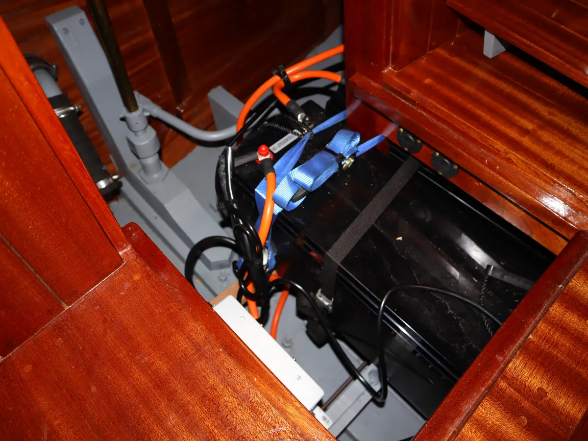 Hout Open motorboot Storebro Solo 25