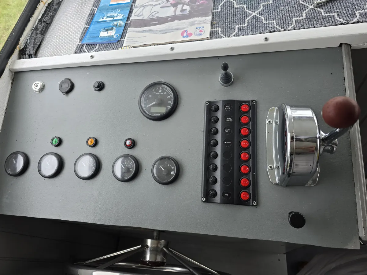 Staal Motorboot Motorboat 1100