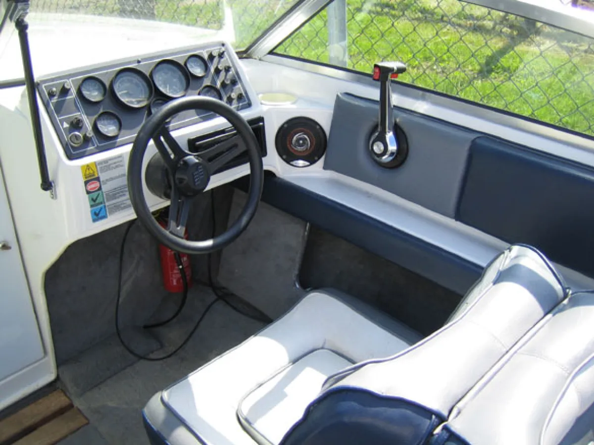 Polyester Speedboot Four Winns 170 Freedom