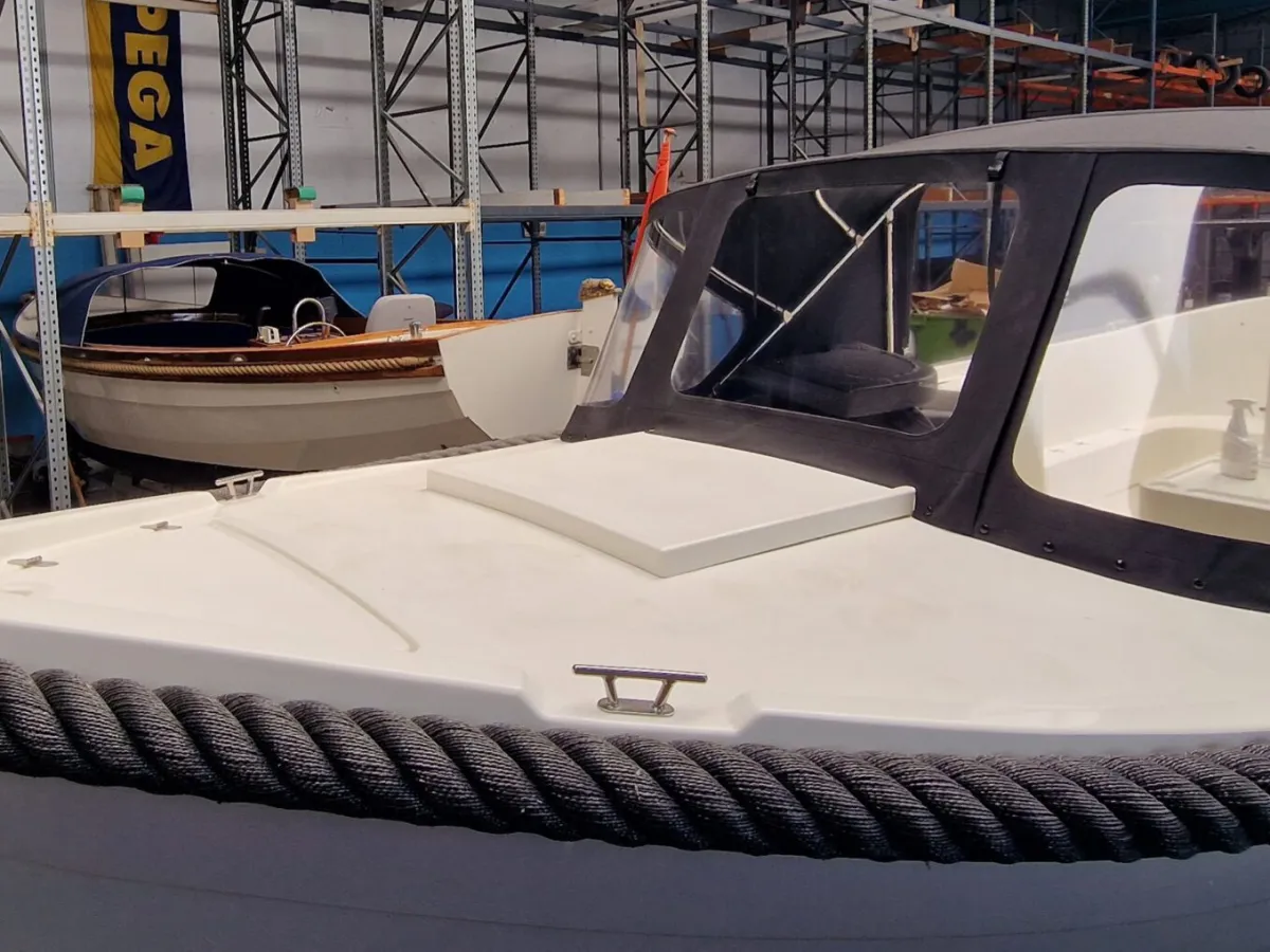 Polyester Sloep Wato 700