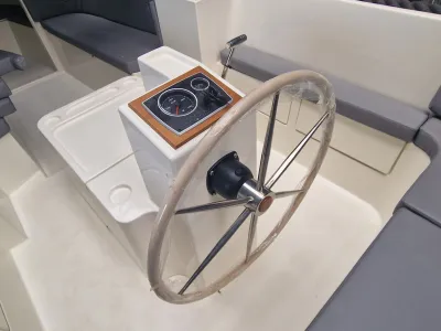 Polyester Sloep Wato 700 Foto 7