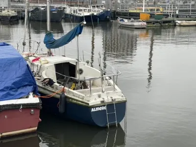Polyester Budgetboat Cabin sailboat 650 Photo 1