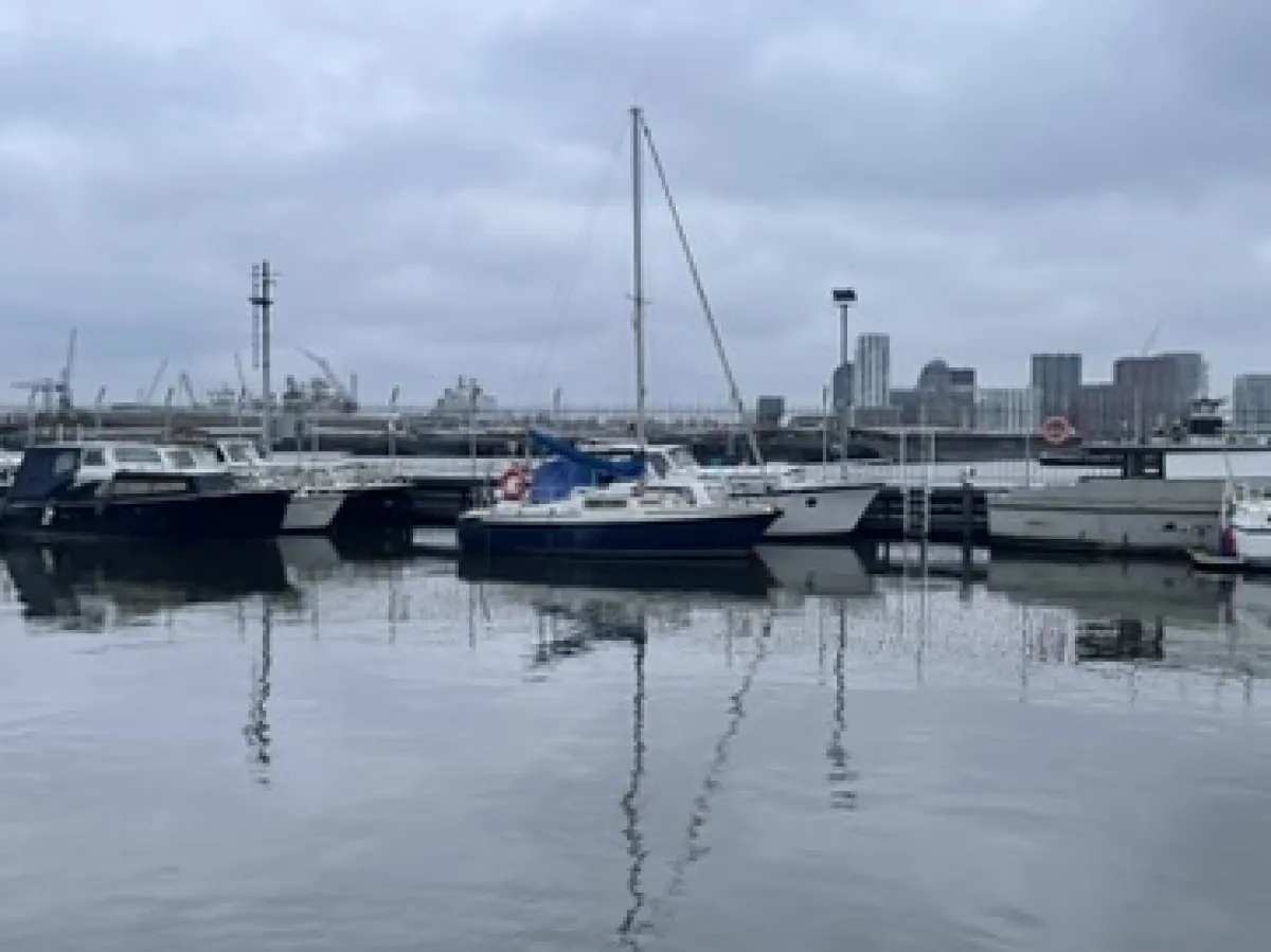 Polyester Budgetboat Cabin sailboat 650