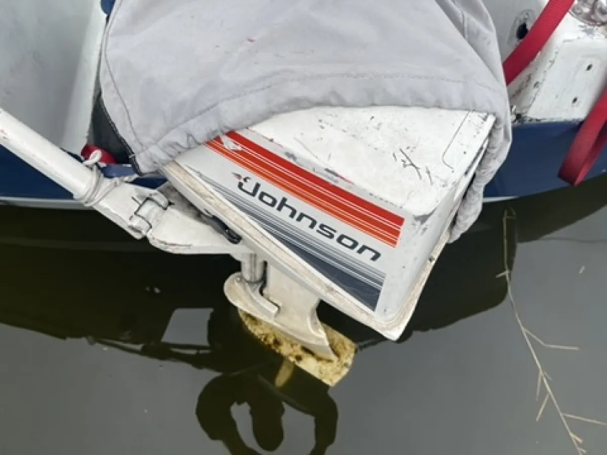 Polyester Budgetboat Cabin sailboat 700