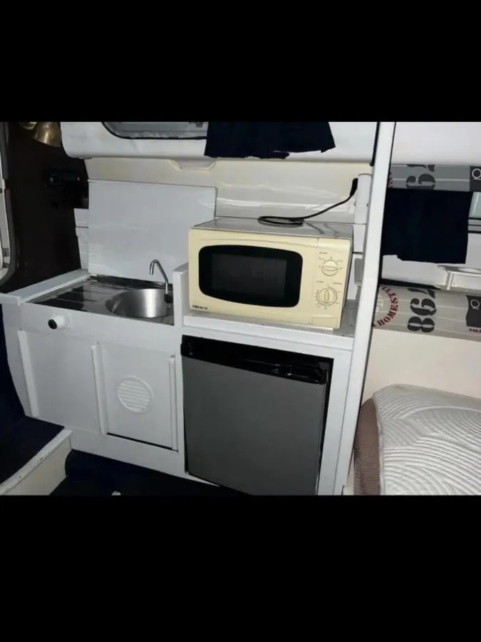 Polyester Motorboot Sealine 215