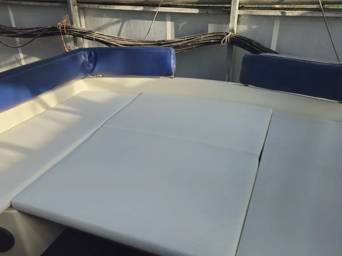 Polyester Motorboat Fairline 21 Weekender