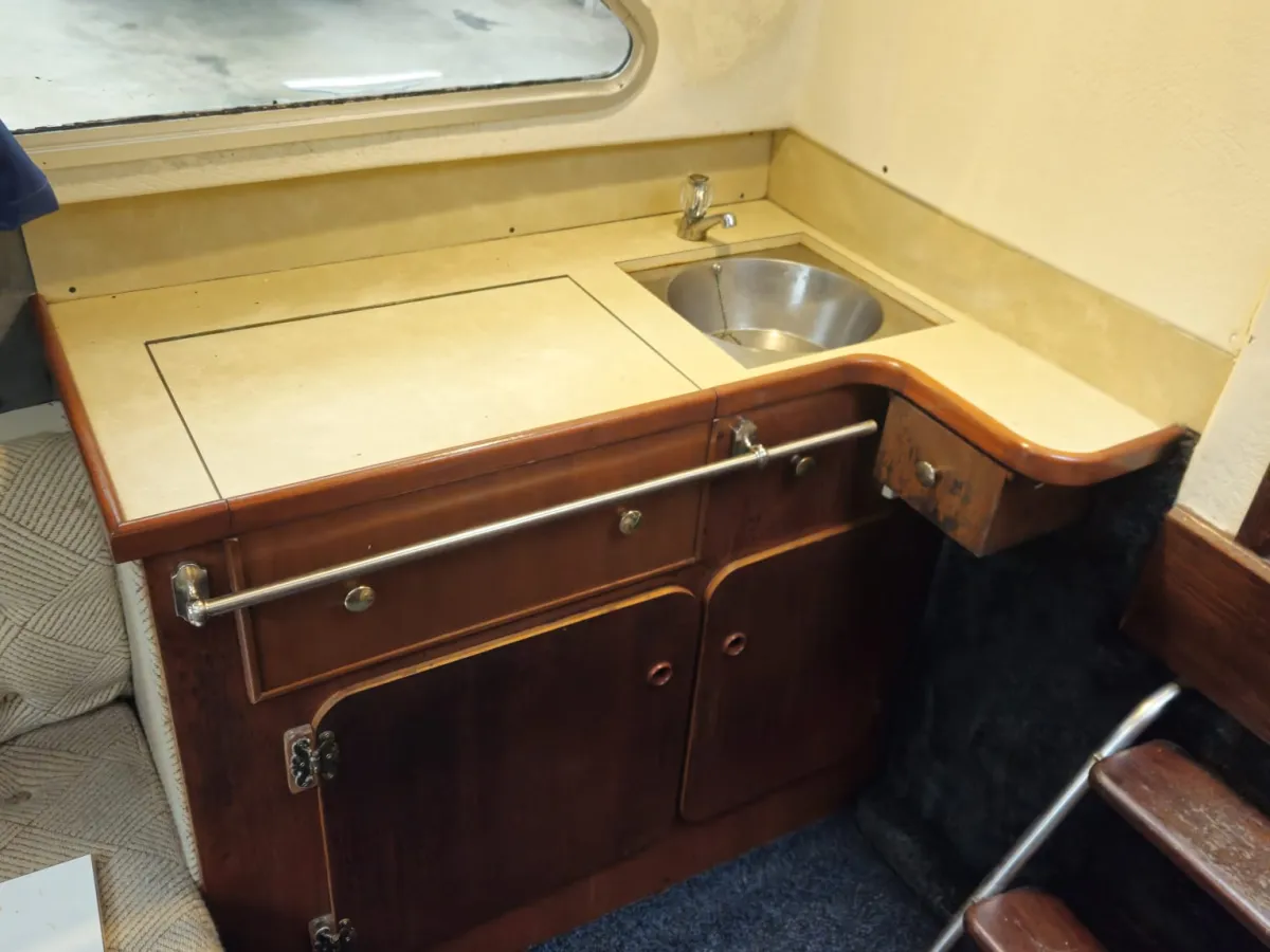 Polyester Motorboat Fairline 21 Weekender