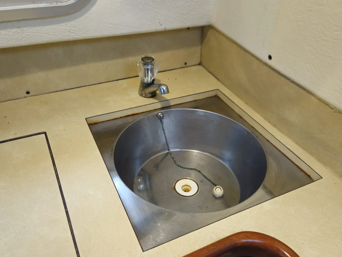 Polyester Motorboat Fairline 21 Weekender