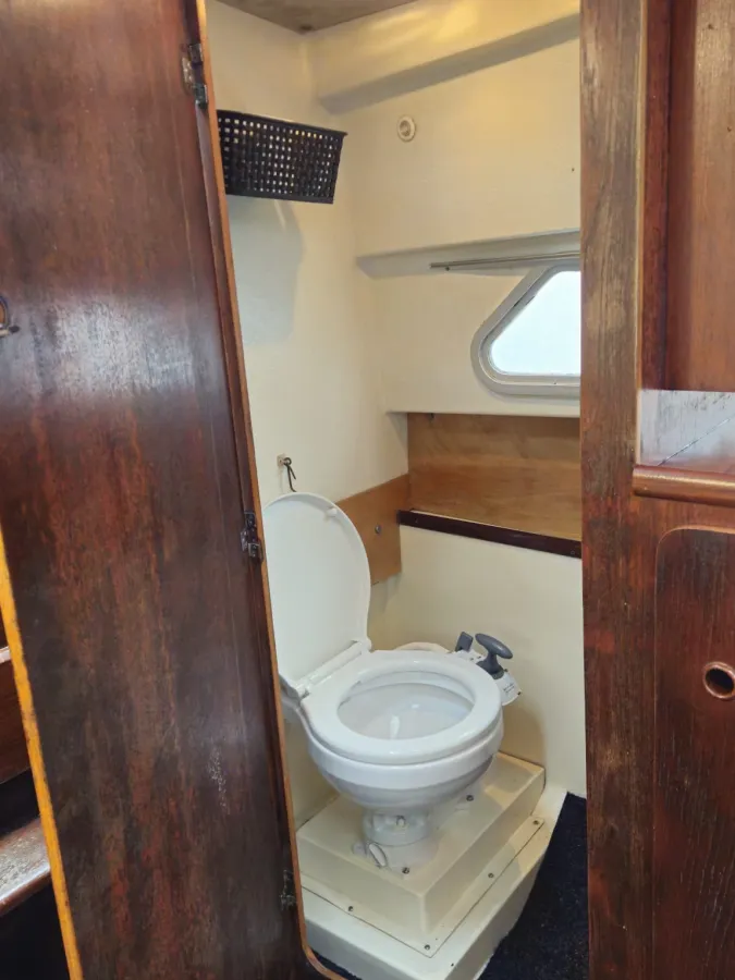 Polyester Motorboat Fairline 21 Weekender