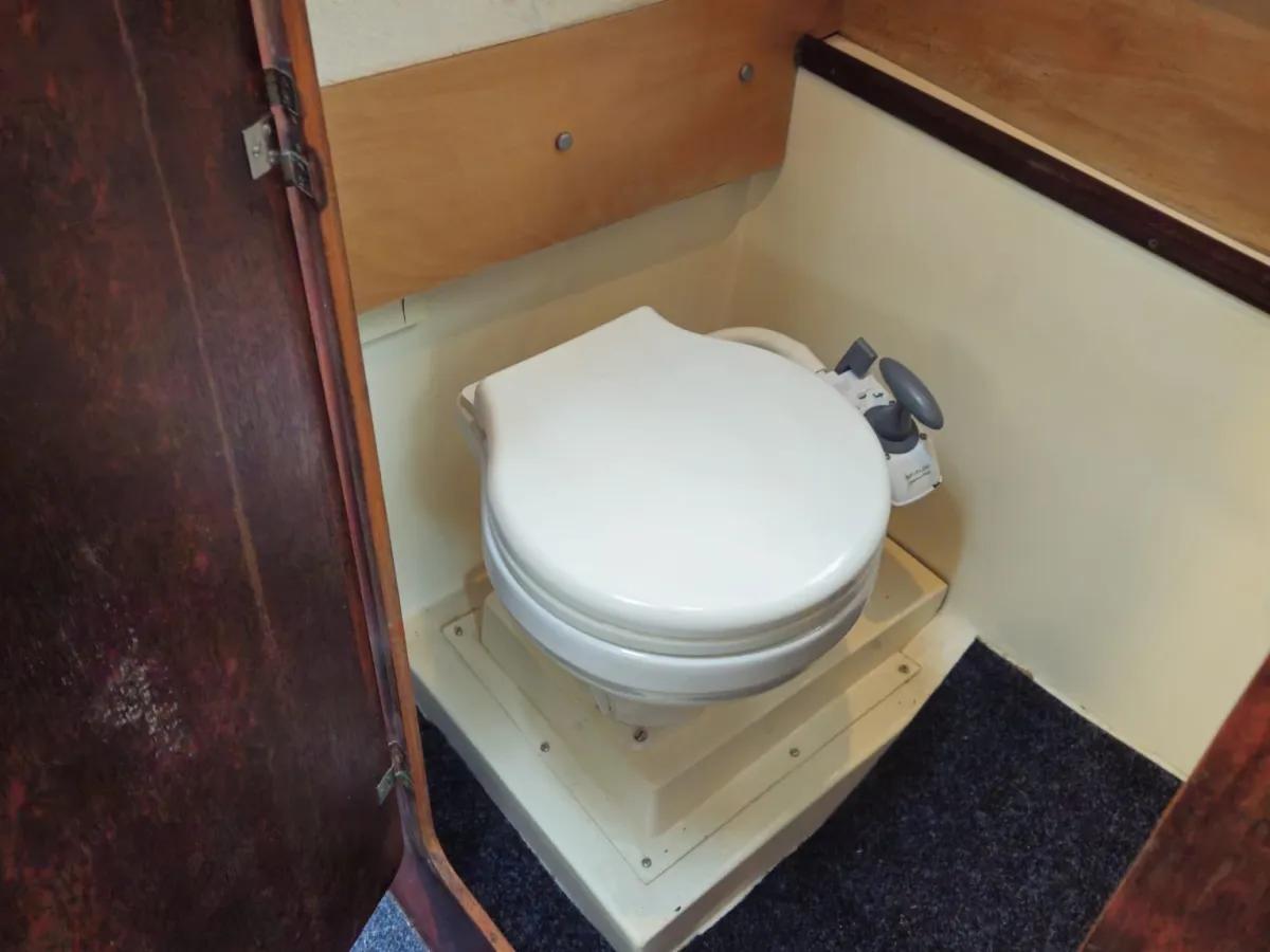 Polyester Motorboat Fairline 21 Weekender