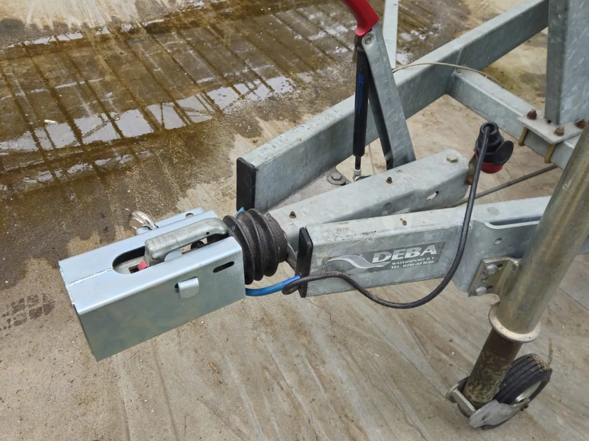 Polyester Motorboat Fairline 21 Weekender