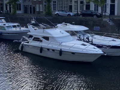 Polyester Motorboot Princess 360 Flybridge Foto 2