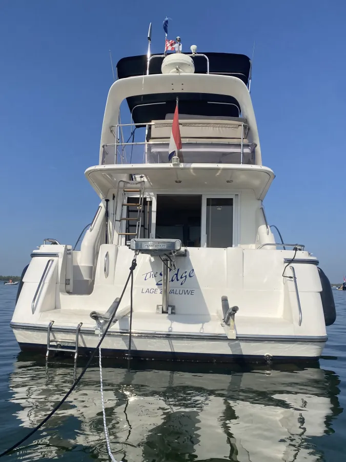 Polyester Motorboot Princess 360 Flybridge
