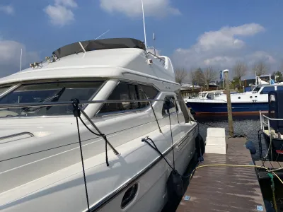 Polyester Motorboot Princess 360 Flybridge Foto 5