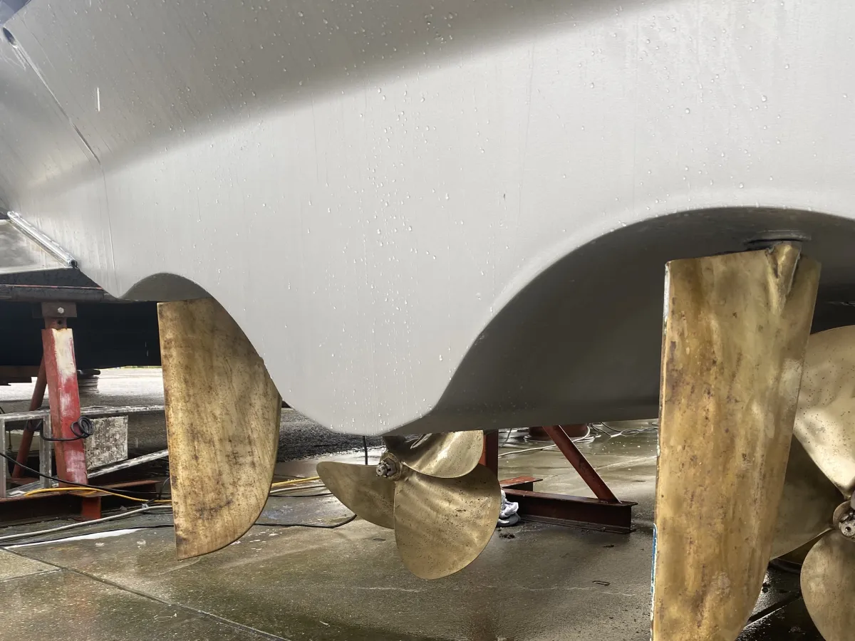 Polyester Motorboot Princess 360 Flybridge