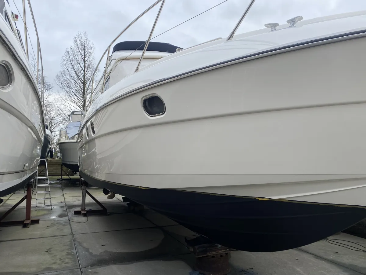 Polyester Motorboot Princess 360 Flybridge