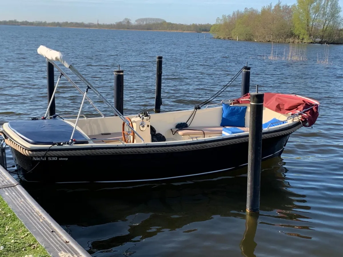 Polyester Sloep Nicky 530