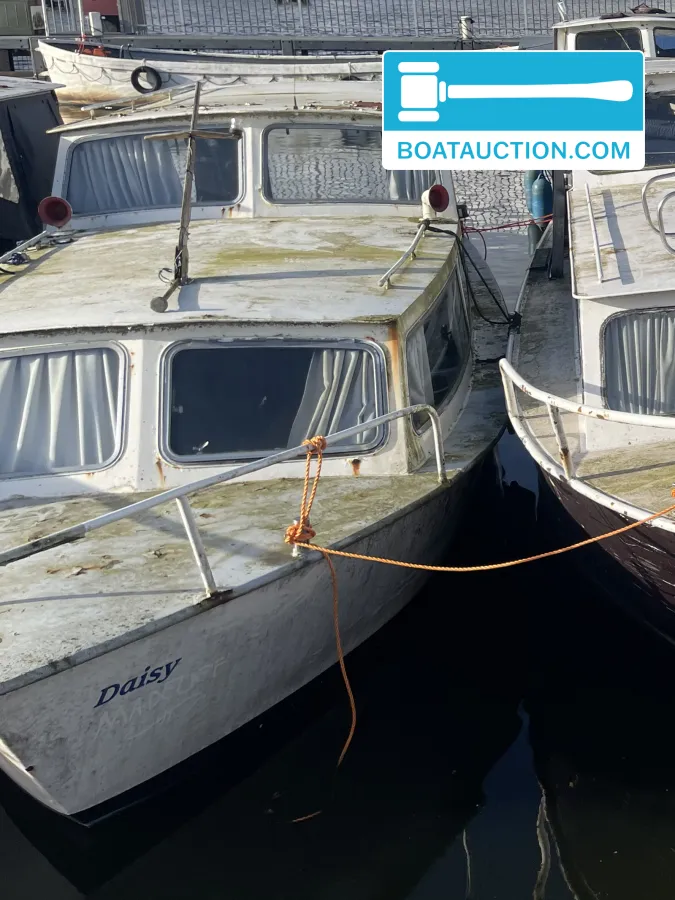 Thumbnail - Motorboat 700