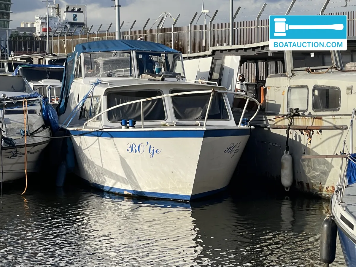 Thumbnail - Motorboat 900