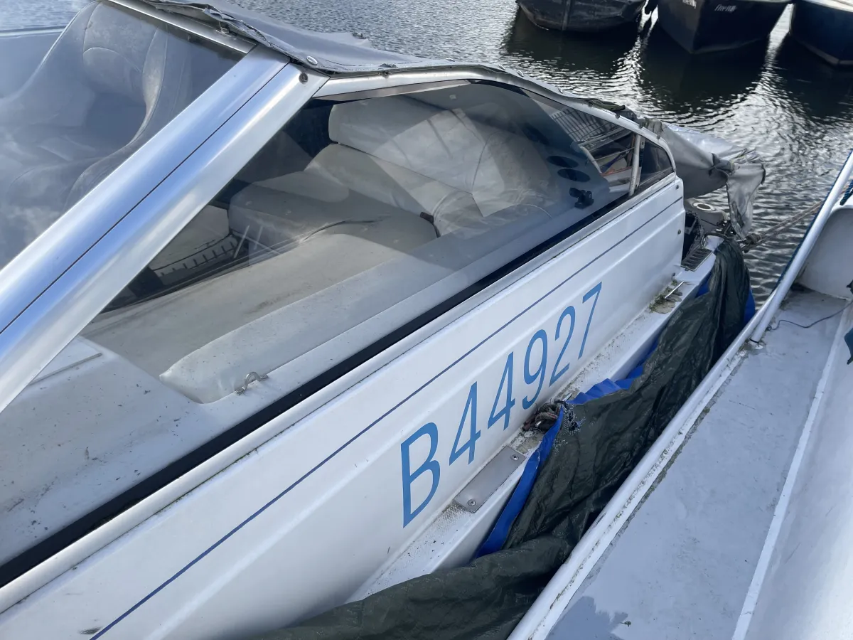 Polyester Budgetboat Bayliner 700