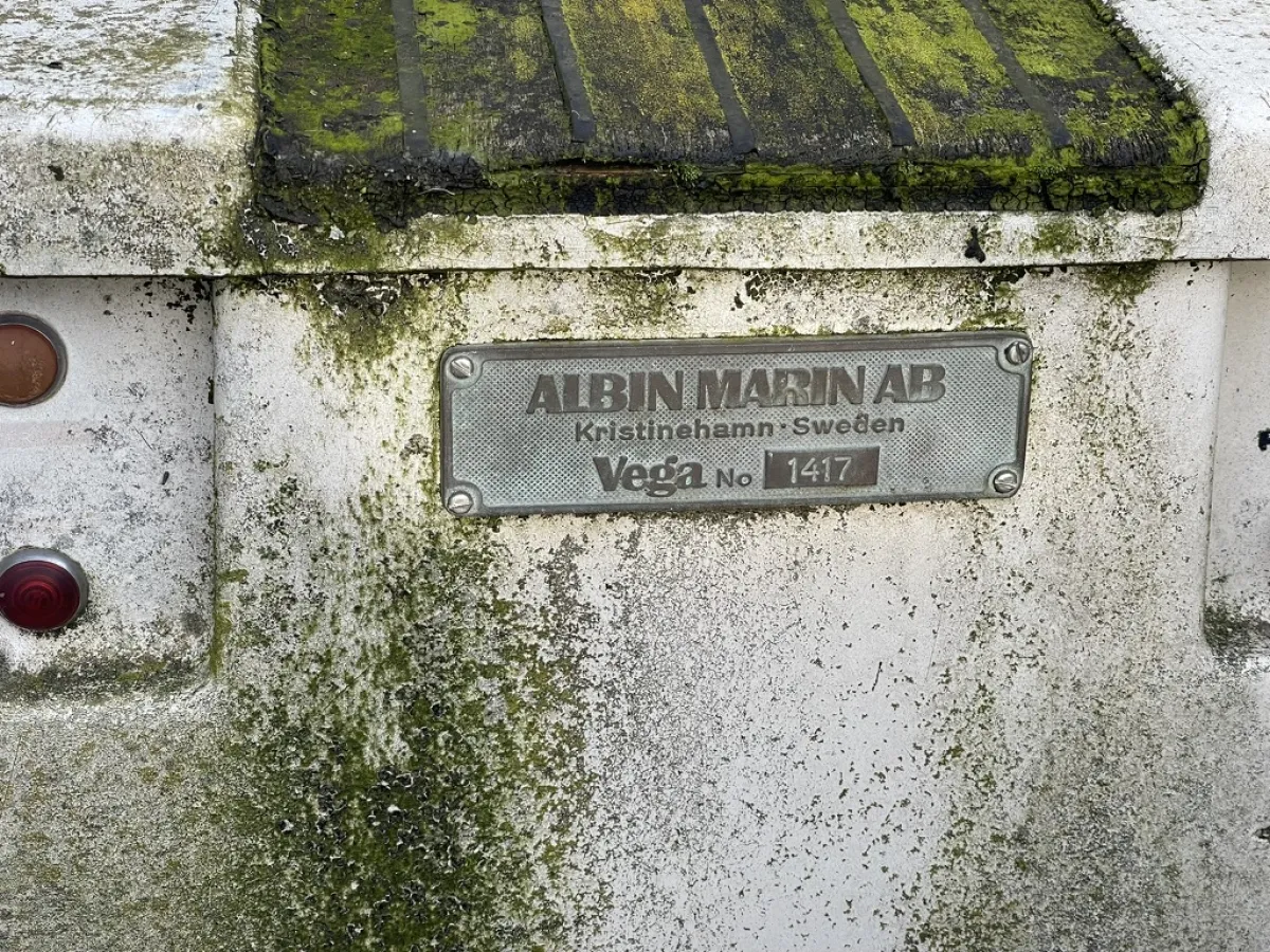 Polyester Budgetboat Cabin sailboat 700