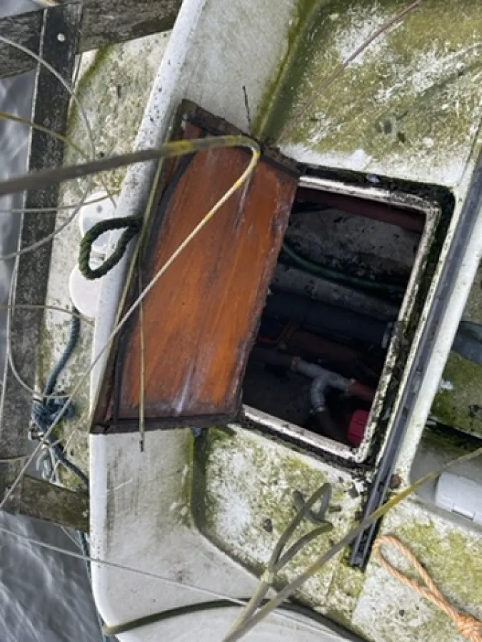 Polyester Budgetboat Cabin sailboat 700