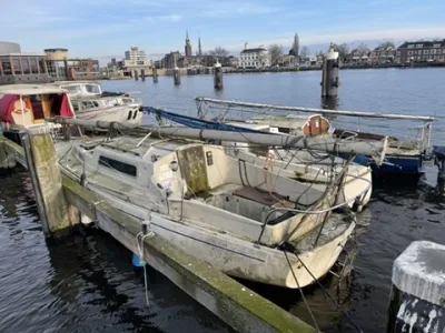 Polyester Budgetboat Cabin sailboat 700 Photo 10