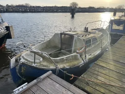 Polyester Budgetboat Cabin sailboat Midget Photo 2