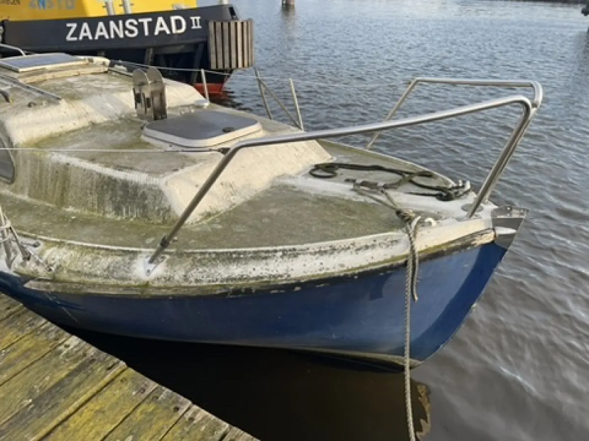 Polyester Budgetboat Cabin sailboat Midget