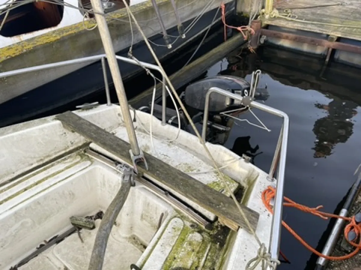 Polyester Budgetboat Cabin sailboat 600