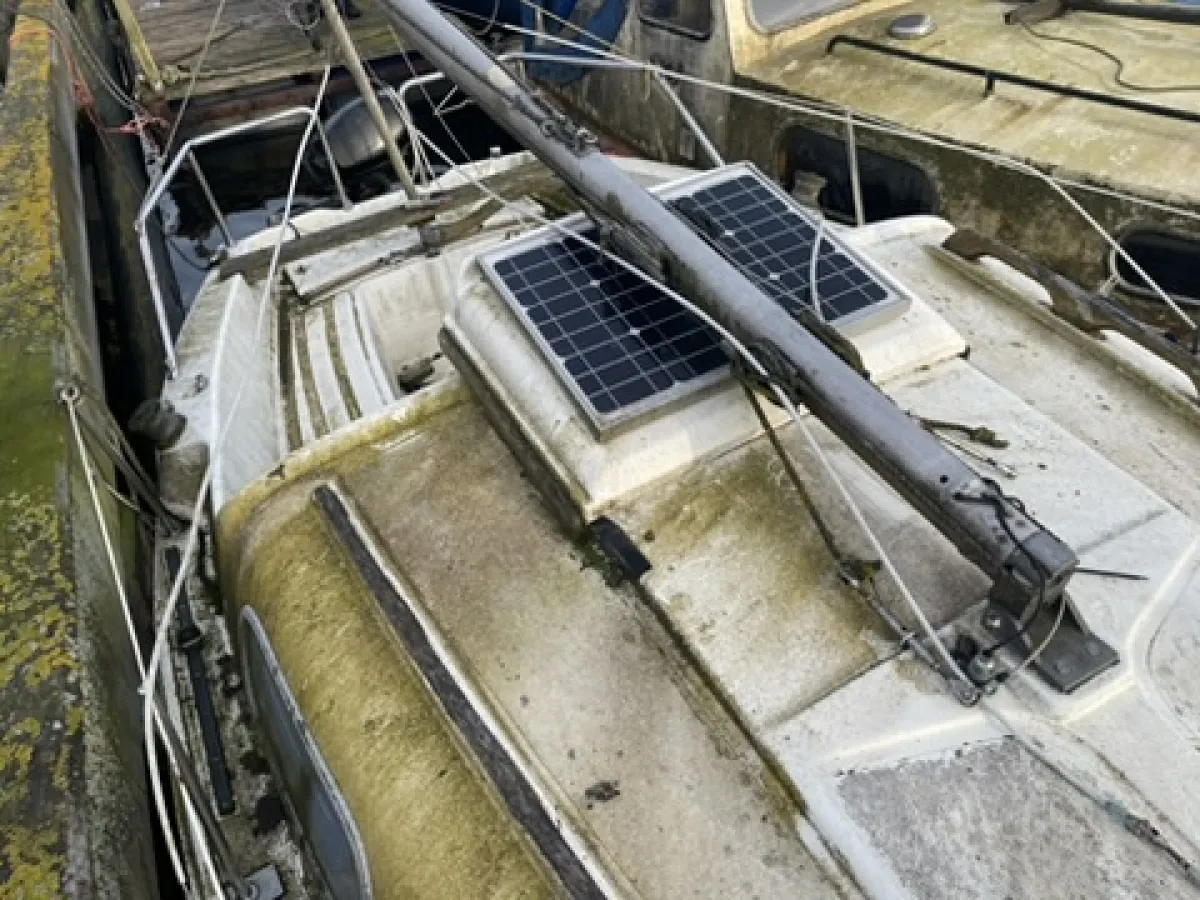 Polyester Budgetboat Cabin sailboat 600