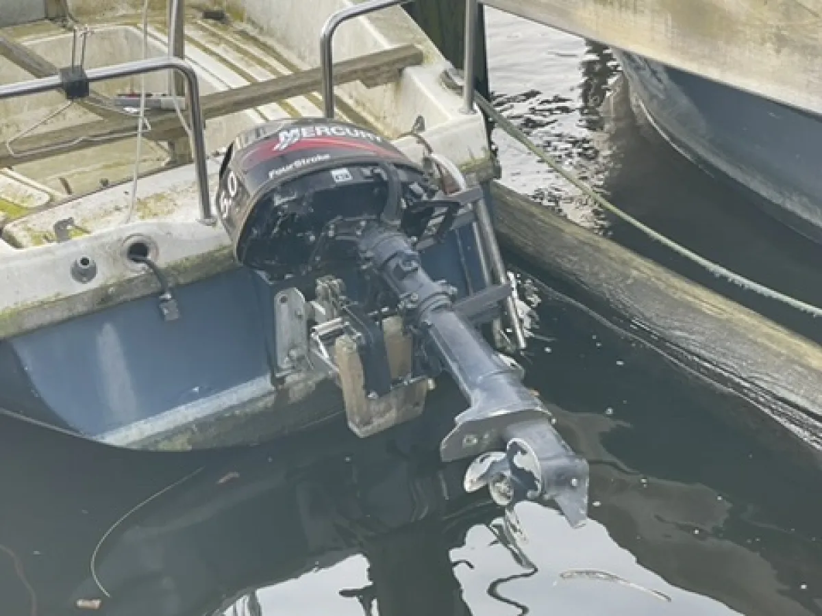 Polyester Budgetboat Cabin sailboat 600