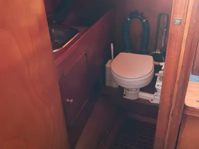 Steel Sailboat Van de Stadt 34 Photo 9