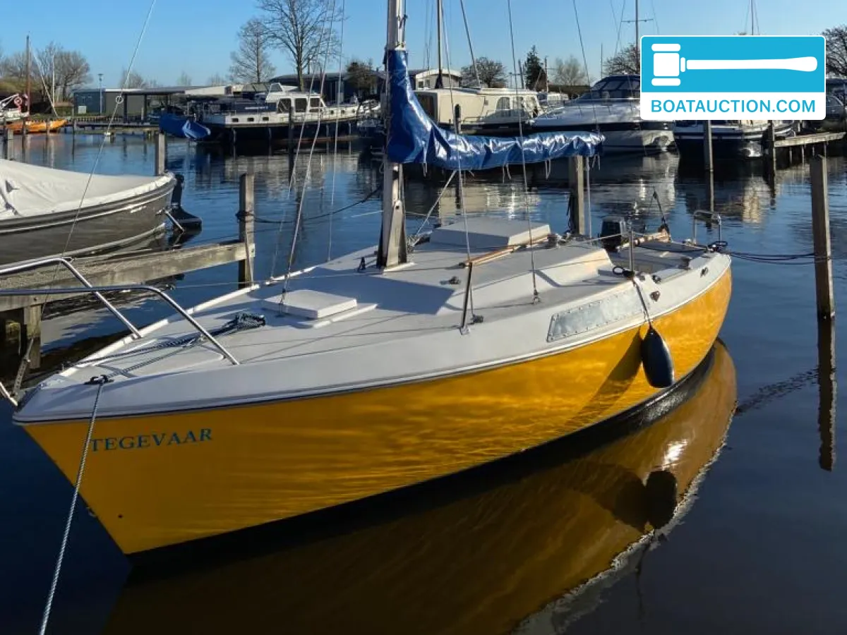Thumbnail - Beneteau Flirt